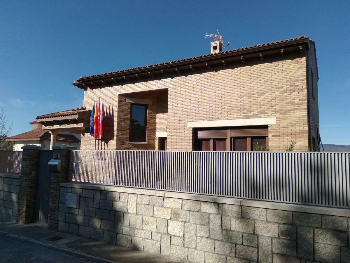 Casa Rural Mirando A Gredos Cadalso de los Vidrios Exterior foto