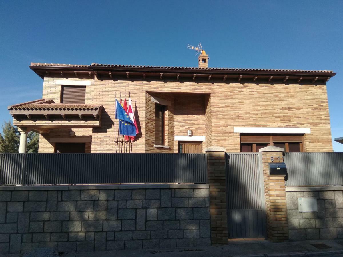 Casa Rural Mirando A Gredos Cadalso de los Vidrios Exterior foto