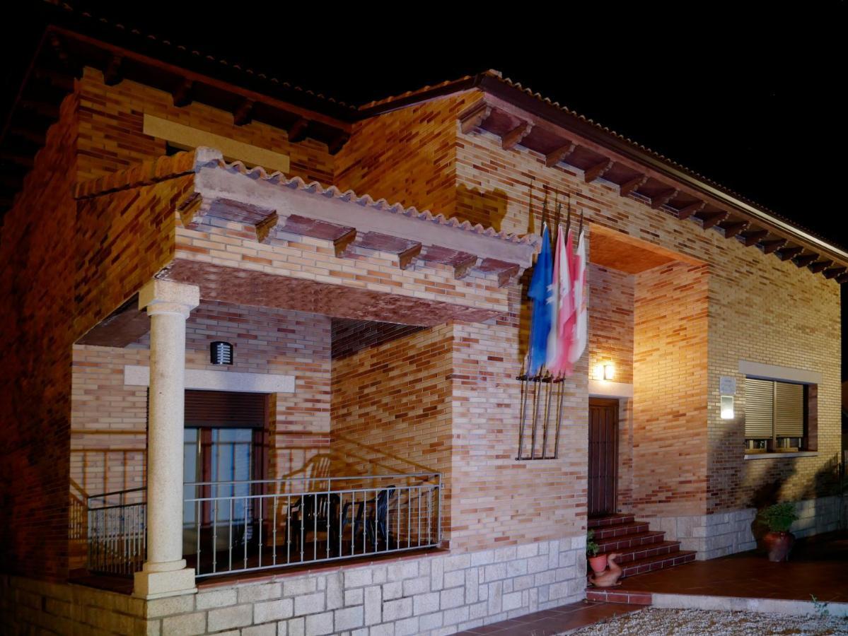 Casa Rural Mirando A Gredos Cadalso de los Vidrios Exterior foto